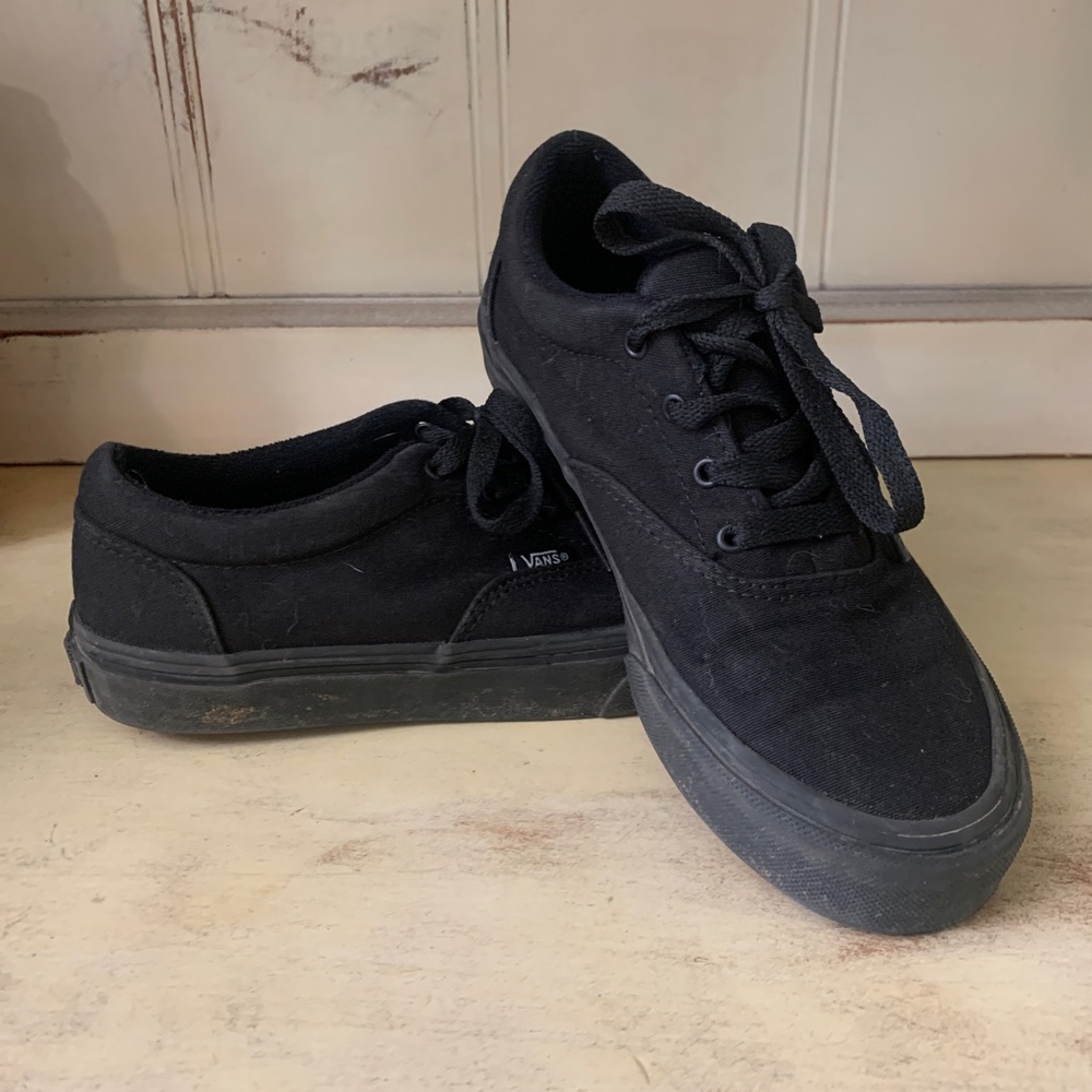 VANS Skateboard Black Canvas Shoes Size 5 Youth